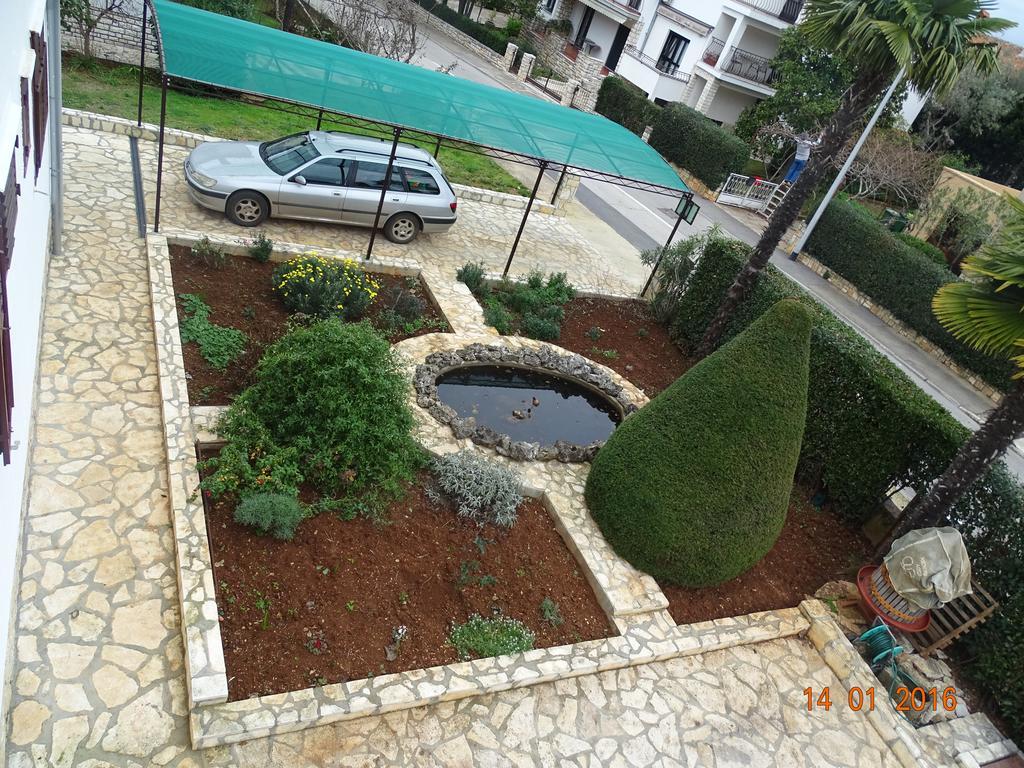 Guest House Ab Adria Home Ровин Екстериор снимка